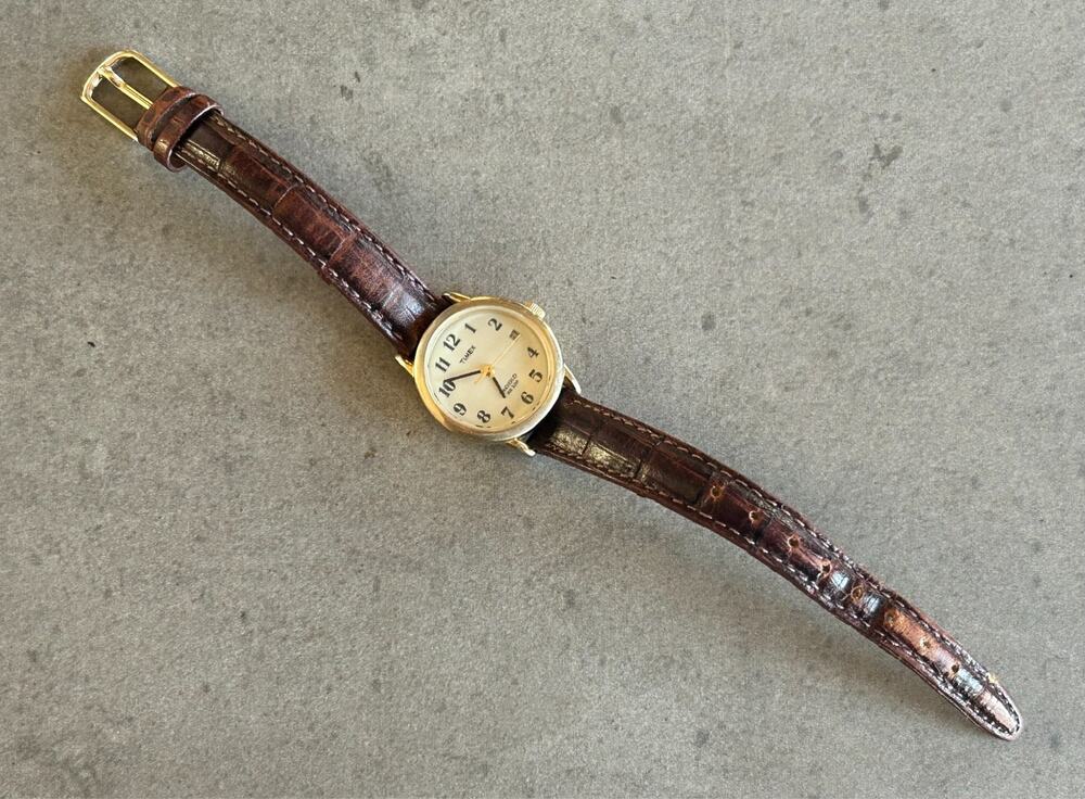 Timex Indiglo Ladies Vintage Quartz Watch Gold Tone Date Window WR J9 Working